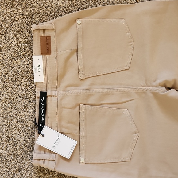 Judy Blue Jeans - Picture 6 of 10